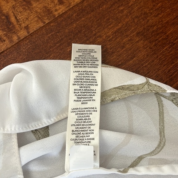 White House Black Market Floral Adjustable Strap Top Size S - Picture 9 of 10